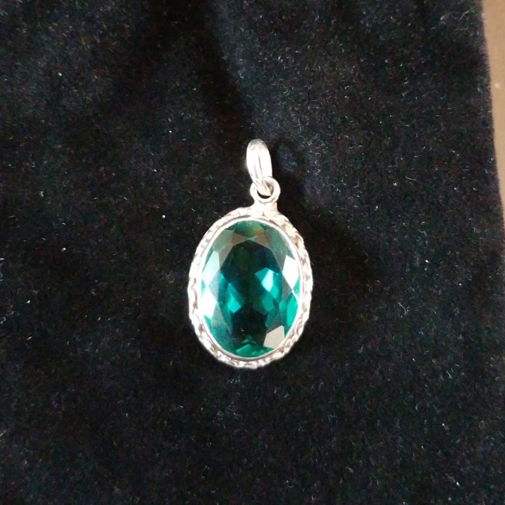 Sterling silver and Green quartz pendant
